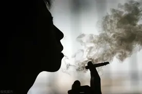 你能不能接受别人在你面前抽烟？图片