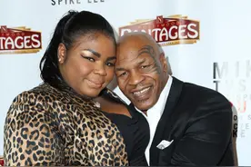 拳王也有烦恼！著名演员追求300斤女儿，却气的泰森要揍他图片