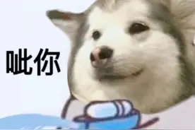 情侣头像丨“何以解忧，唯有暴。。”“嗯？”“唯有抱抱你。”图片