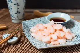 炸虾仁怎么调面糊才能蓬起来，告诉你两个小技巧图片