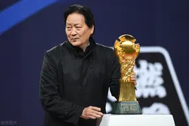曝前国安10号和21名队友打过架，30岁退役生涯凑不齐五佳球图片