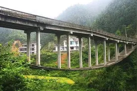 中国最“怪”桥梁，设计师只有初中文化，曾被怀疑图纸拿反了？图片