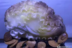 以白菜为题材的砗磲雕刻作品图片