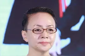 宋丹丹60岁大寿，梁天闪现，宋丹丹谈与梁天初识：心怦怦地跳图片