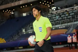 武汉卓尔 | 争取留在中超！  韩国名哨金希坤执裁生死战图片