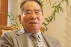 从摆地摊到全国首富，94岁身家130亿：久违的地摊经济烟火气回归图片