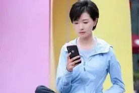 万茜“随便蹲”火了！每天一个下蹲，增强骨盆稳定性，滋养女人图片