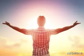 被迫选择了一份自己不喜欢的工作，你的人生依然充满希望和阳光图片