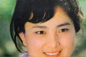 15张老照片 再现张金玲年轻时迷人风采 今69岁与刘晓庆同框仍优雅图片