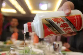 白酒行业深度报告：团购崛起，渠道加库存有望延续图片