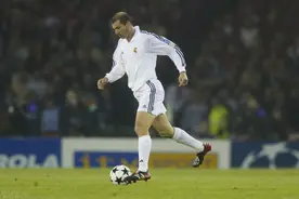 这十位球星 定义了十种经典的足球招牌动作，看看有没有你的菜图片