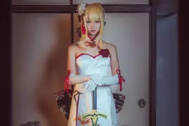Cos美图：saber阿尔托莉雅仙鹤礼服，端庄大气！不食人间烟火！图片
