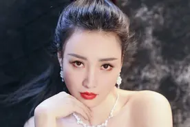 前几年因为身材性感拍广告，尺度太大遭禁播的柳岩背后你了解多少图片
