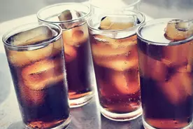 奶茶门店销量的保证—一台适合的制冰机图片