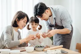 孩子不喜欢爸爸怎么办？大都是妈妈做错了，聪明的妈妈这样做图片