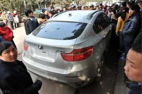 因借车，受过哪些惨痛教训？11年了，现在我跟他老婆在一起凑合过图片
