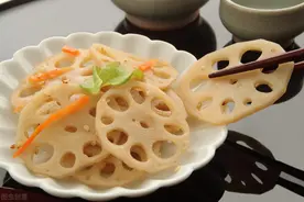 买莲藕时，如何区分粉藕和脆藕？看3个地方就够了，简单实用图片