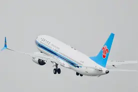 中国ARJ21飞机难获美国适航证，美媒揭：波音既当球员又做裁判图片