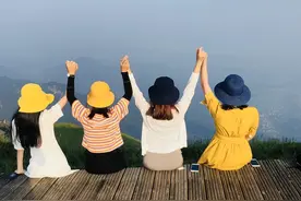 一位90岁仍在工作的老奶奶生活智慧：人生不必太用力，7分即可图片