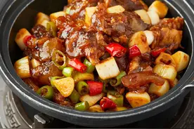 喜欢上下嘴唇被黏住的感觉？来碗酸辣蹄筋，鲜香爽口这是你的菜图片