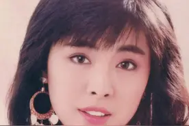 王祖贤年轻时候的生图，在那个年代，不愧为女神图片
