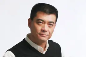 王新军牵手秦海璐，幸福背后的纠结与泪水图片