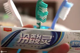 冷酸灵推“冷热酸甜”四味牙膏图片