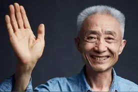 64岁华师“网红教授”：上课段子手，下课似农民，圈粉500万图片