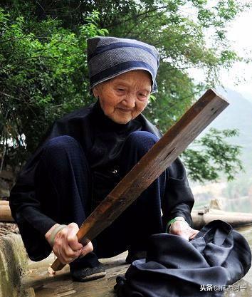 世界长寿之乡美食之：烤香猪