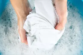 新衣服总是褪色？这样洗，不怕褪色效果好图片