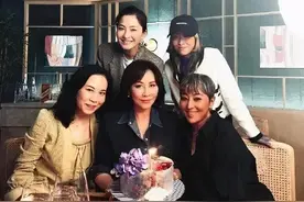 陈奕迅女儿近照扮相成熟，14岁早恋曝光，迷恋易烊千玺和蔡徐坤图片