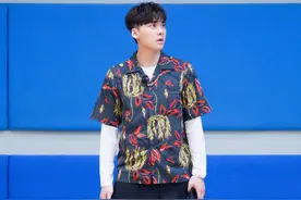 运动型男夏日如何穿出时髦范？李易峰的造型时髦帅气，值得参考图片