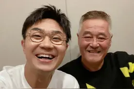 曾与大张伟结怨，和柳岩13年好友，《屌丝男士》后大鹏去哪了？图片