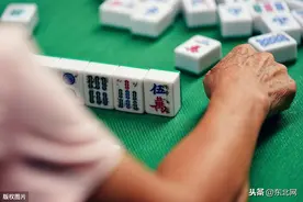 8名老邻居聚堆儿过麻瘾 连累房主一起被罚图片