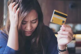 娶了个扶弟魔的老婆，我用三招帮她站了起来图片