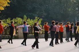56岁阿姨的哭诉：跳了一年广场舞，没想到毁了后半生图片