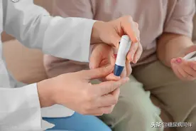 糖尿病人脚上有几症状，是糖尿病足早期表现，要防要治图片