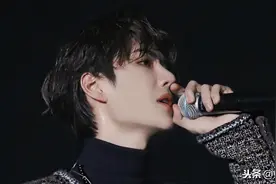 王一博唱歌现场照，你有没有被帅到？图片