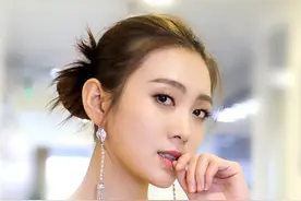 内地女演员罗昱焜，与张嘉译、李雪健、刘佩琦等都有合作图片