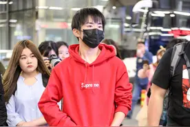 最受国内年轻人喜爱的十大潮牌，你穿过哪些呢？图片