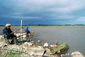 野钓鱼儿再多，没有技巧也不可靠。这些钓鱼技巧必须要知道！图片