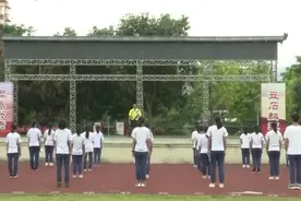 教育部：复学初期不提倡组织集体跑步 暂停运动会图片