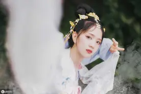 我野蛮生长，没能成为自己的月亮，遇见你是银河慷慨赠与我的糖图片