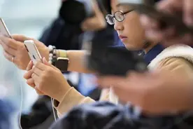 网上冲浪，后浪们别太浪图片