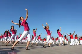 「艺评」广场舞变了，你看它的眼神呢？图片