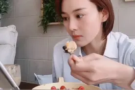 张馨予晒早餐做法，模仿了一下果然好吃，网友：这才是向往的生活图片