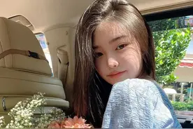 这位mini版Jennie又奶又萌还美成仙！到底是什么“神仙”存在？图片