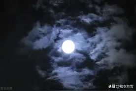 宋词双绝，苏轼辛弃疾中秋词，一首乘风欲归去，一首直下看山河图片