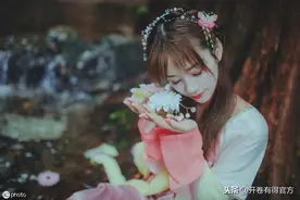 小说：握住旧日的时光不肯放手，要让他成为她的唯一，这如何能够图片