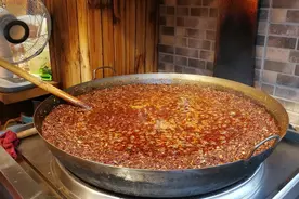 重庆火锅店干了10年的炒料师傅透露的麻辣川味火锅底料的秘制配方图片